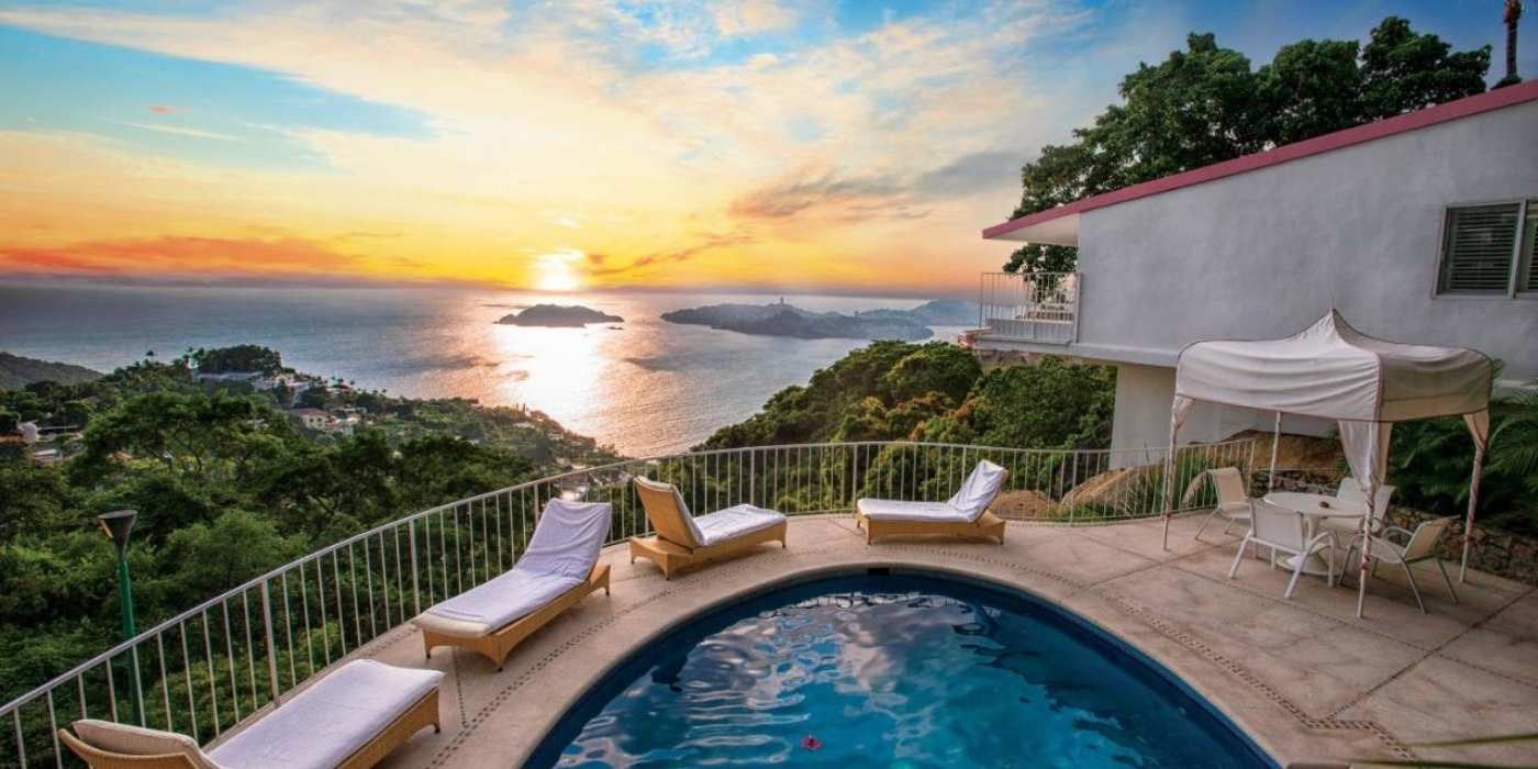 Cover image for the article: Las Brisas Acapulco was awarded MEXBEST 2024, Reader’s Choice
