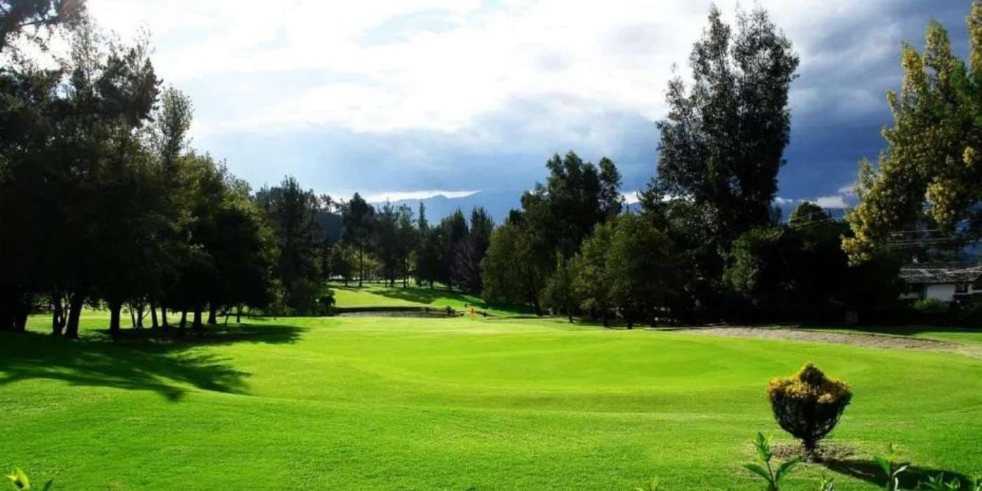 Cover image for the article: Golf in the Middle of The World